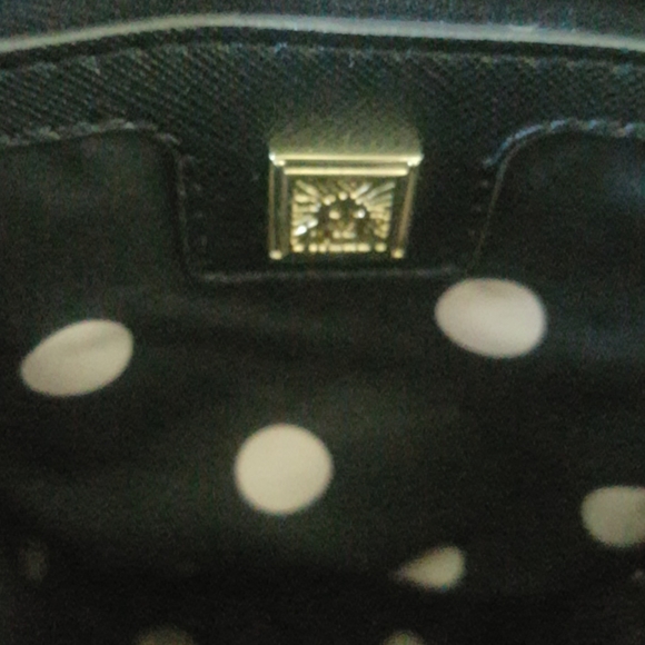 Anne Klein summery white navy chic shoulder bag - Picture 4 of 5